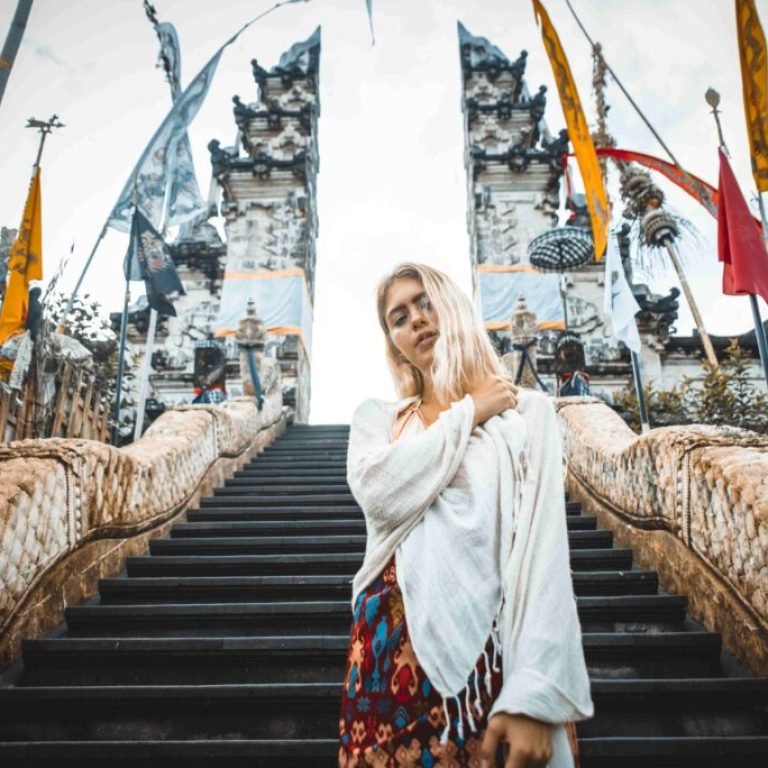 woman-at-pura-lempuyang-temple-in-bali-2023-11-27-05-25-07-utc-1024x684